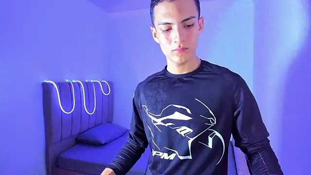 Snapshot of Matiius18 chatting on June 16, 3:34 pm Matiius18 online show from June 16, 3:34 pm