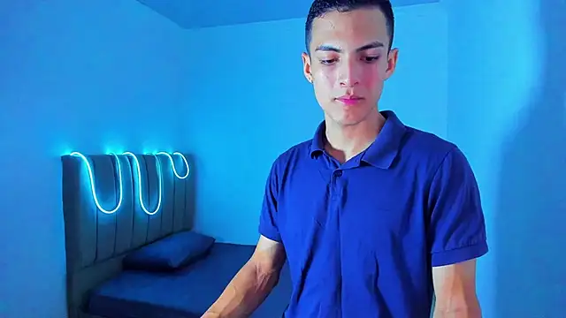 Snapshot of Matiius18 chatting on June 12, 1:42 pm Matiius18 online show from June 12, 1:42 pm