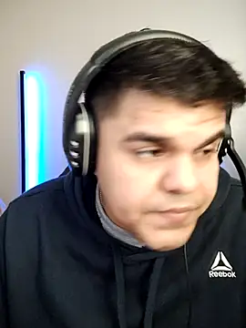 perversus12 online show from February 25, 7:25 pm