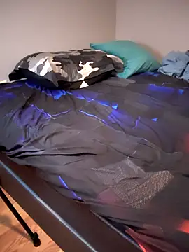 perversus12 online show from April 2, 6:31 am