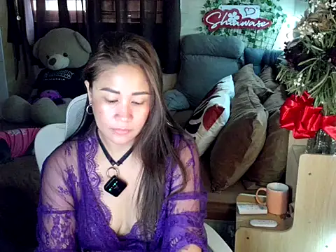 Shiawase1125 online show from March 11, 12:15 am