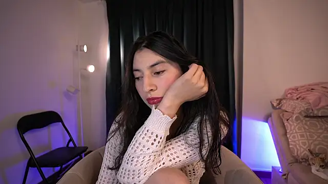 Snapshot of Auralea chatting on June 3, 4:24 am Auralea online show from June 3, 4:24 am