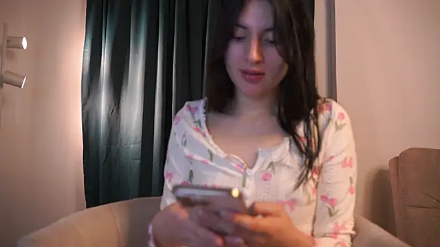 Auralea online show from March 13, 5:23 am