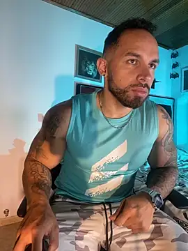 Snapshot of mason_fit chatting on October 8, 4:40 pm mason fit online show from October 8, 4:40 pm