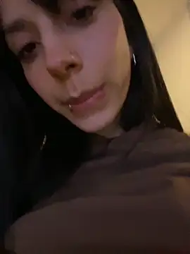 Snapshot of Laugreen_ chatting on November 5, 12:47 am Laugreen online show from November 5, 12:47 am