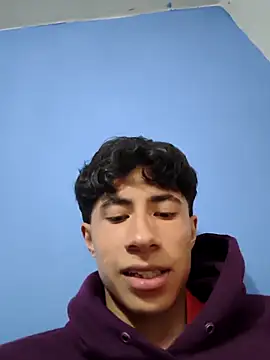 Snapshot of Rolito69 chatting on April 15, 2:28 am Rolito69 online show from April 15, 2:28 am