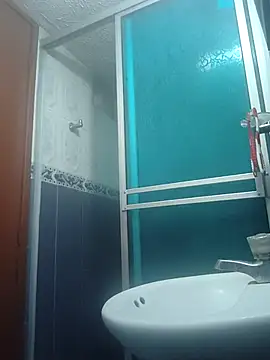 Snapshot of Rolito69 chatting on November 9, 6:23 pm Rolito69 online show from November 9, 6:23 pm