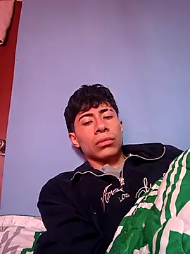 Snapshot of Rolito69 chatting on November 3, 5:27 pm Rolito69 online show from November 3, 5:27 pm