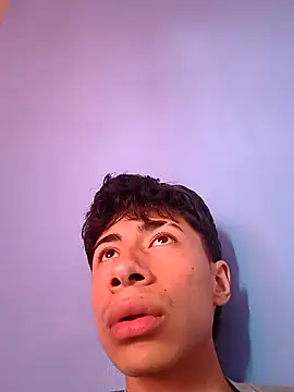 Snapshot of Rolito69 chatting on November 2, 6:57 pm Rolito69 online show from November 2, 6:57 pm