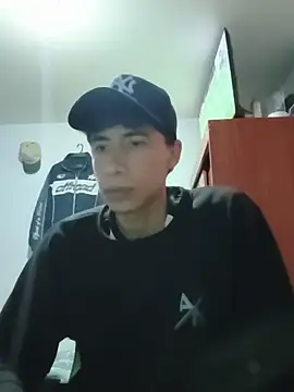 Snapshot of Rolito69 chatting on June 11, 4:20 am Rolito69 online show from June 11, 4:20 am