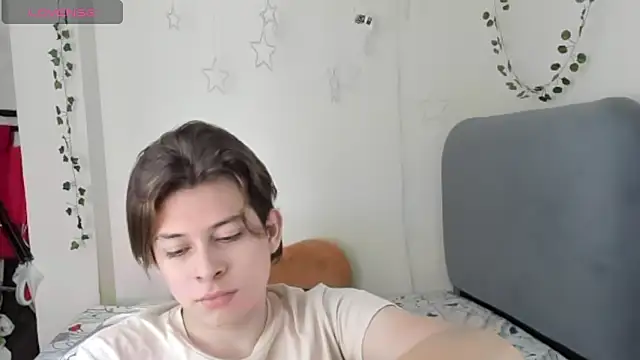 Snapshot of Felix_art chatting on October 3, 7:04 pm Felix art online show from October 3, 7:04 pm
