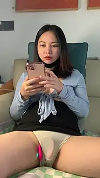 Snapshot of zhizhinaigai chatting on April 30, 3:35 am zhizhinaigai online show from April 30, 3:35 am