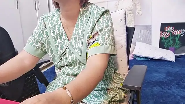 MichiLovely online show from November 7, 10:24 pm