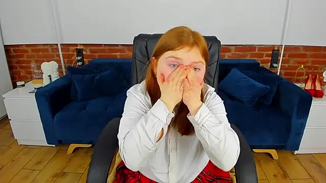 Snapshot of KattyRose8 chatting on February 5, 6:42 am KattyRose8 online show from February 5, 6:42 am