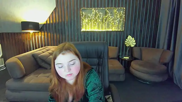 Snapshot of KattyRose8 chatting on May 20, 6:05 pm KattyRose8 online show from May 20, 6:05 pm