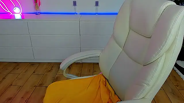 KattyRose8 online show from March 8, 2:26 am