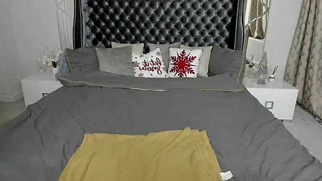 Snapshot of KattyRose8 chatting on February 26, 6:46 am KattyRose8 online show from February 26, 6:46 am