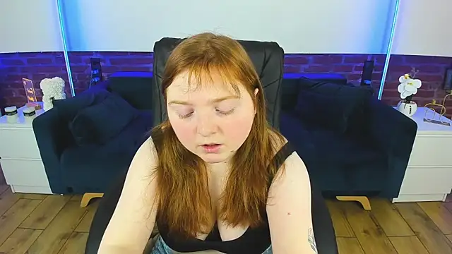 Snapshot of KattyRose8 chatting on February 24, 6:42 pm KattyRose8 online show from February 24, 6:42 pm