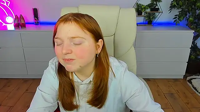 Snapshot of KattyRose8 chatting on February 2, 7:35 pm KattyRose8 online show from February 2, 7:35 pm