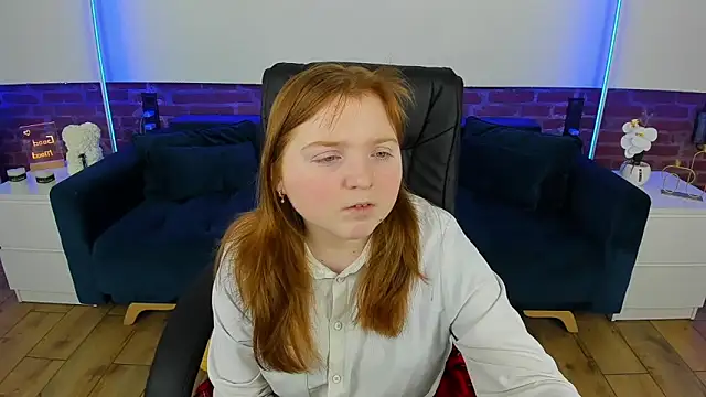 Snapshot of KattyRose8 chatting on February 21, 6:21 pm KattyRose8 online show from February 21, 6:21 pm