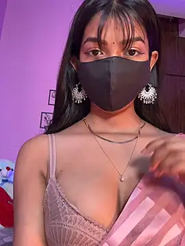 Neha18 online show from February 6, 5:09 pm