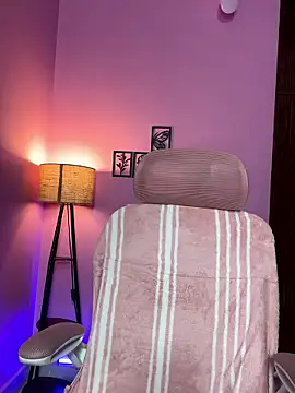 Neha18 online show from April 27, 3:54 pm