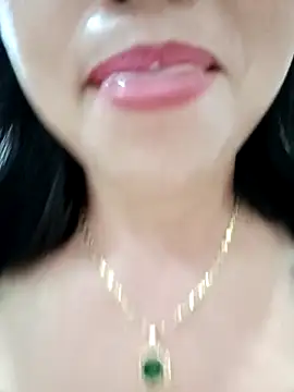 Kim-Anhh online show from October 2, 3:37 pm