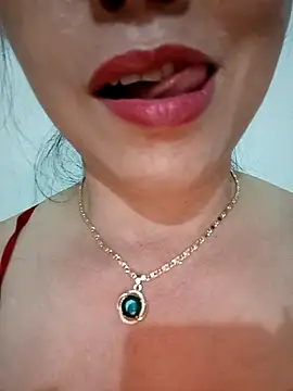 Kim-Anhh online show from October 15, 4:37 pm
