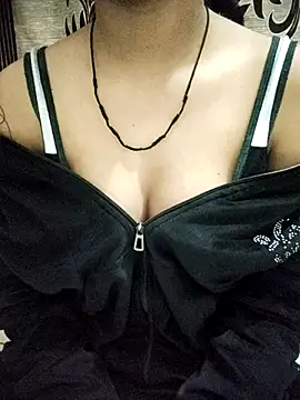 Snapshot of Nikita-Singh88 chatting on December 1, 1:34 pm Nikita-Singh88 online show from December 1, 1:34 pm