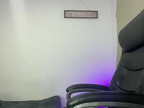 freyva online show from March 8, 4:32 pm