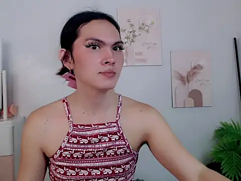 Snapshot of Pinkyweb_03 chatting on May 29, 2:28 am Pinkyweb 03 online show from May 29, 2:28 am