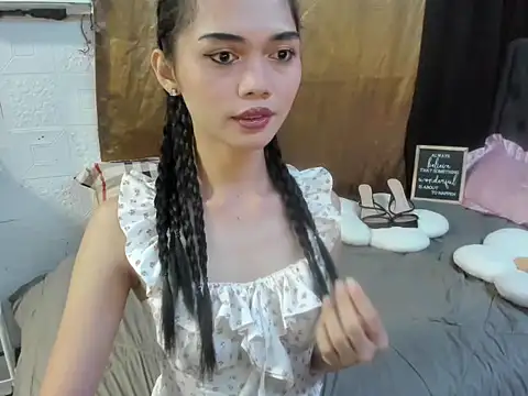 yunxieesweetgurl online show from October 24, 9:47 pm