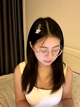Snapshot of Ella-A9 chatting on September 10, 5:01 pm Ella-A9 online show from September 10, 5:01 pm
