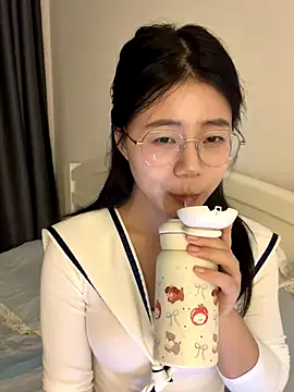 Snapshot of Ella-A9 chatting on September 24, 6:25 pm Ella-A9 online show from September 24, 6:25 pm
