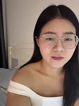 Snapshot of Ella-A9 chatting on September 27, 2:56 pm Ella-A9 online show from September 27, 2:56 pm
