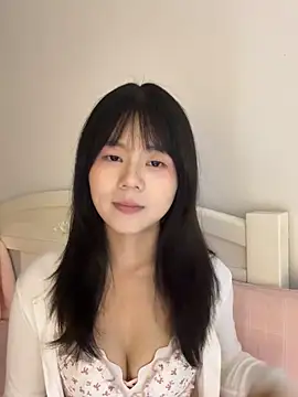 Snapshot of Ella-A9 chatting on October 16, 2:47 pm Ella-A9 online show from October 16, 2:47 pm