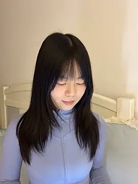 Ella-A9 online show from October 28, 3:55 pm