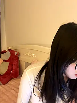 Ella-A9 online show from December 4, 3:33 pm