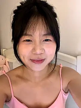 Snapshot of Ella-A9 chatting on October 11, 4:19 pm Ella-A9 online show from October 11, 4:19 pm