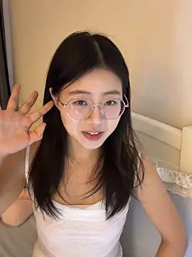 Snapshot of Ella-A9 chatting on September 28, 2:57 pm Ella-A9 online show from September 28, 2:57 pm