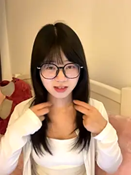 Ella-A9 online show from December 2, 3:25 pm