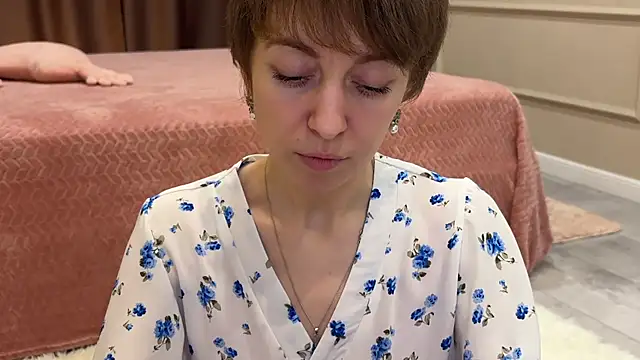 daniellia  online show from December 5, 9:19 am