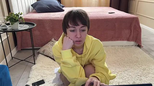 daniellia  online show from March 6, 9:26 am