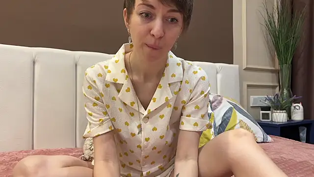 daniellia  online show from February 24, 9:21 am