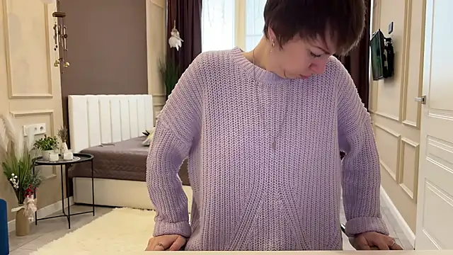 daniellia  online show from February 9, 9:18 am