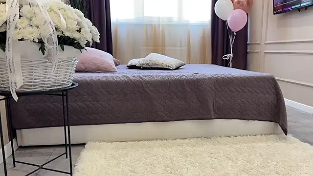 daniellia  online show from March 13, 10:20 am