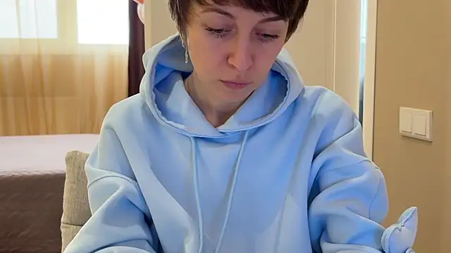 daniellia  online show from March 14, 10:32 am