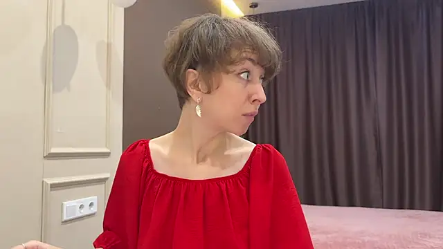 daniellia  online show from October 25, 9:19 am