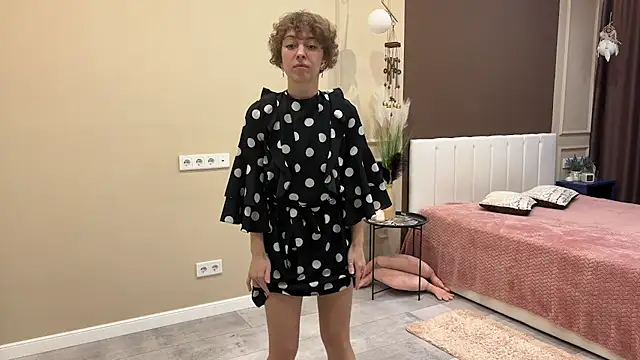 daniellia  online show from November 15, 9:24 am