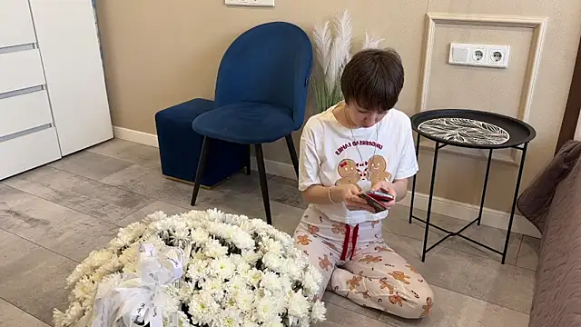 daniellia  online show from March 15, 10:33 am